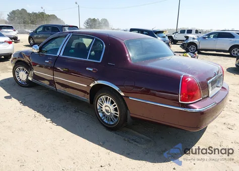 2008 Lincoln Town Car Signature L z USA, uszkodzony, nr VIN 2LNHM85W68X644324